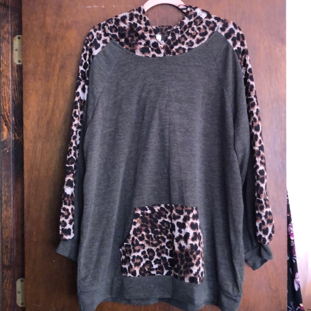Sweatshirt